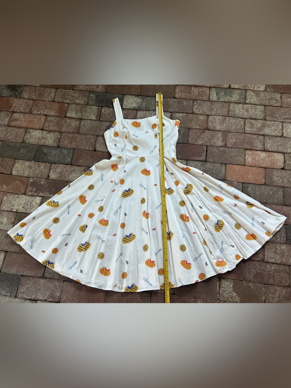 Hearts & Roses White Pie Print Sundress - Picture 5 of 6